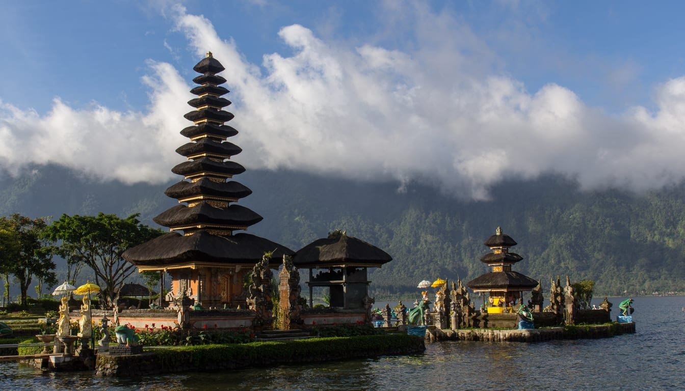 Rental Mobil Bulanan di Bali