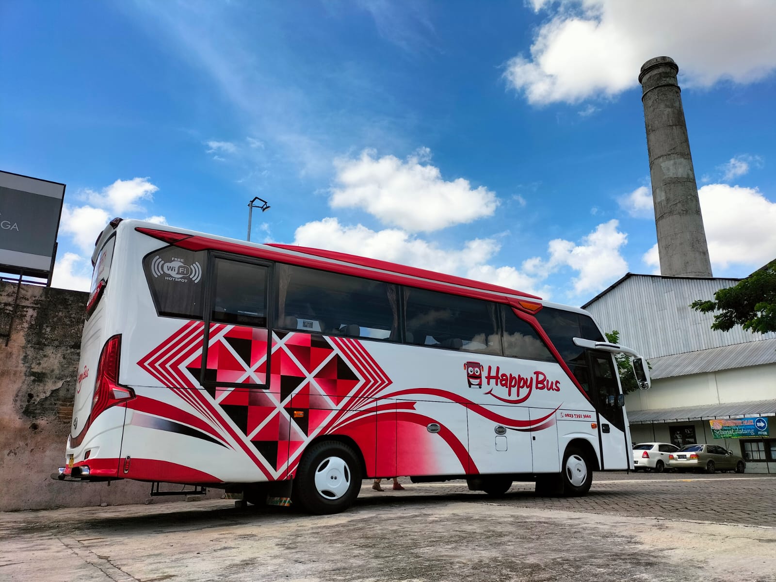 rental bus harian di surabaya