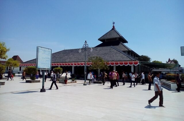 Rental mobil Demak — Armada Rent