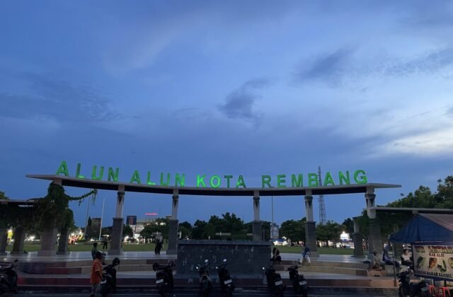Rental mobil Rembang — Armada Rent
